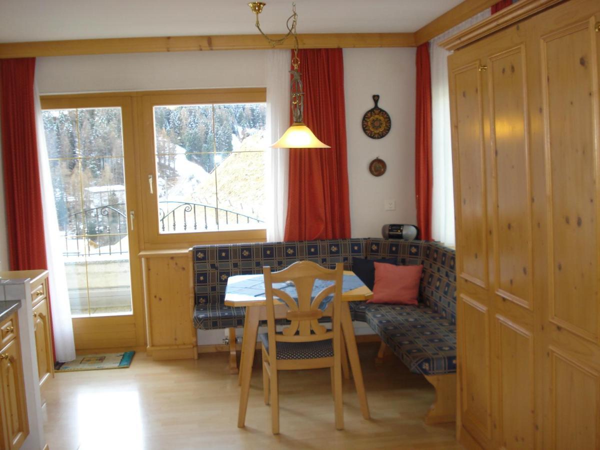 Apartmán Chasa Valetta Samnaun Pokoj fotografie